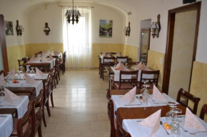 Hotels in Cugnasco-Gerra